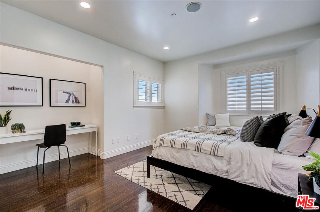3760 Longview Valley Road Sherman Oaks, CA 91423 - Photo 38 of 53 Gallery Image 38