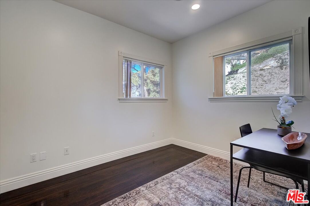 3760 Longview Valley Road Sherman Oaks, CA 91423 - Photo 40 of 53 Gallery Image 40