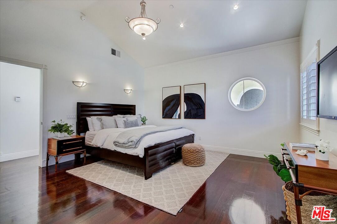 3760 Longview Valley Road Sherman Oaks, CA 91423 - Photo 42 of 53 Gallery Image 42
