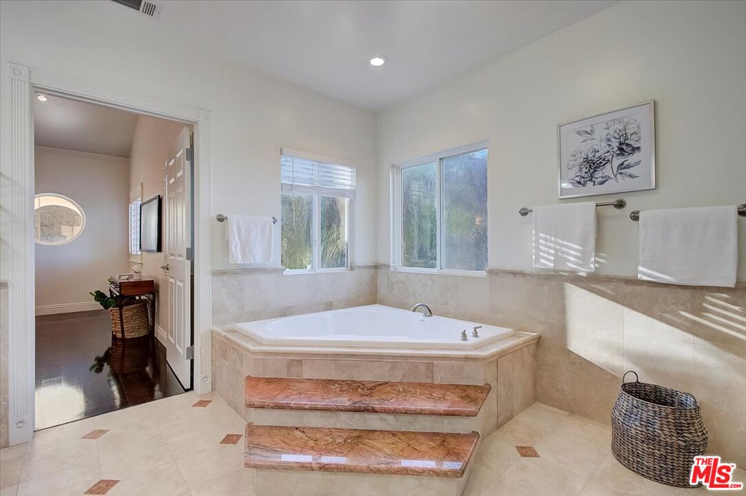 3760 Longview Valley Road Sherman Oaks, CA 91423 - Photo 46 of 53 Gallery Image 46