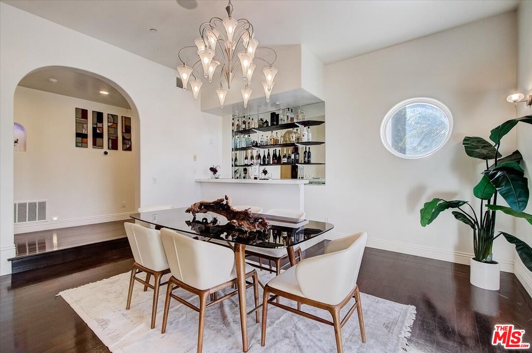 3760 Longview Valley Road Sherman Oaks, CA 91423 - Photo 10 of 53 Gallery Image 10