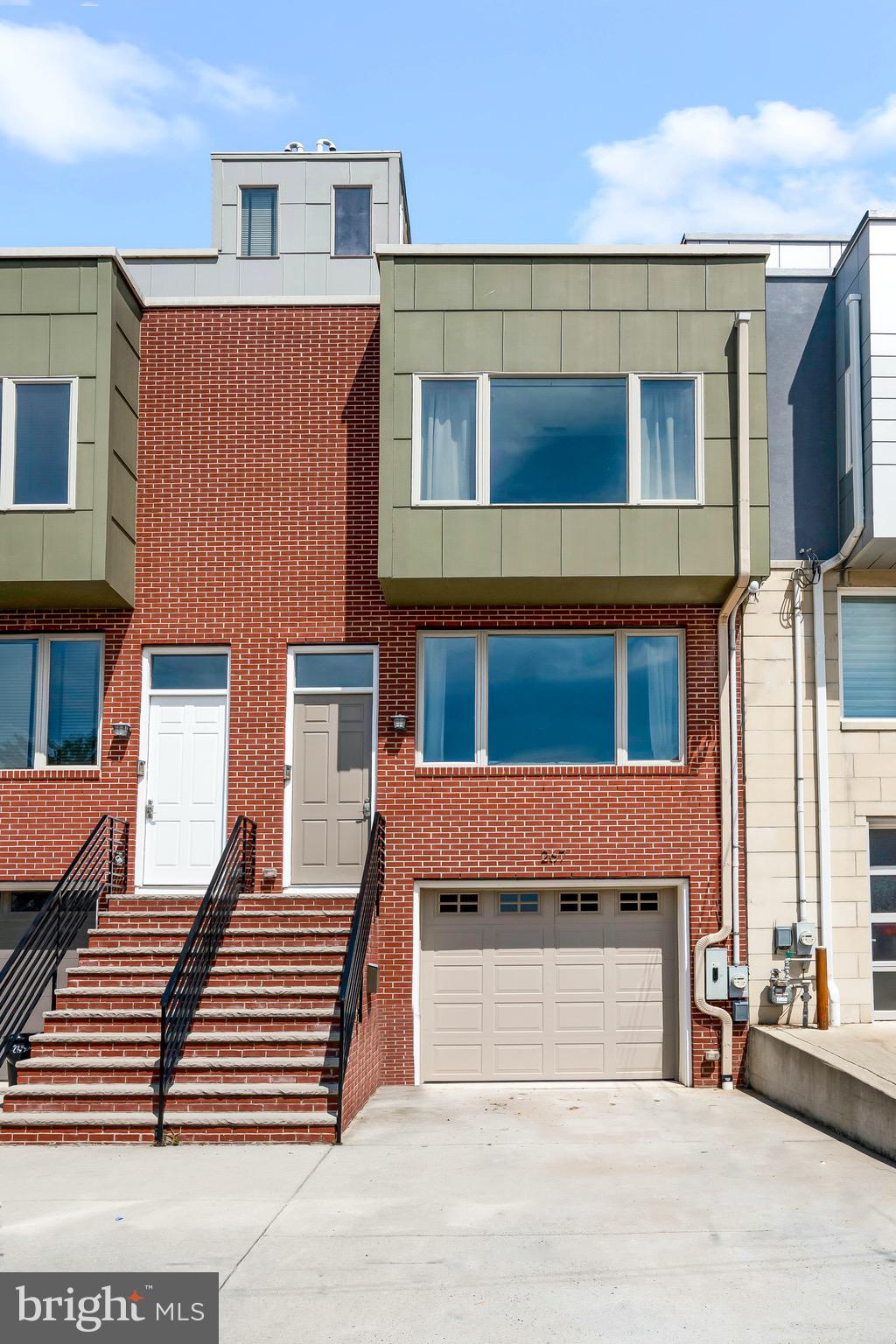267 Ripka Street Philadelphia, PA 19127 - Photo 2 of 30 Gallery Image 2