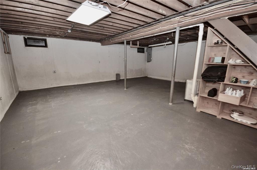 111 Fleets Cove Road Huntington, NY 11743 - Photo 17 of 20 Gallery Image 17