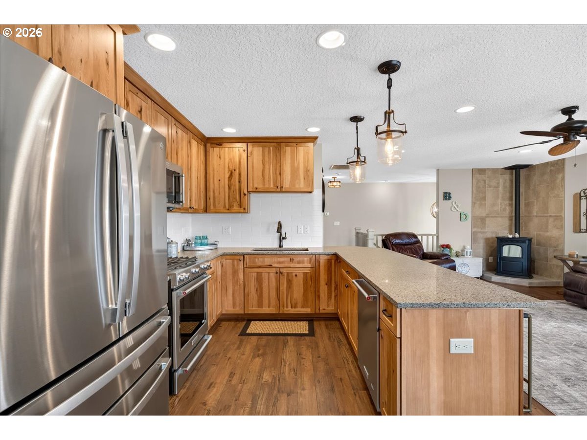 8985 Sandy Heights Road Cloverdale, OR 97112 - Photo 5 of 48