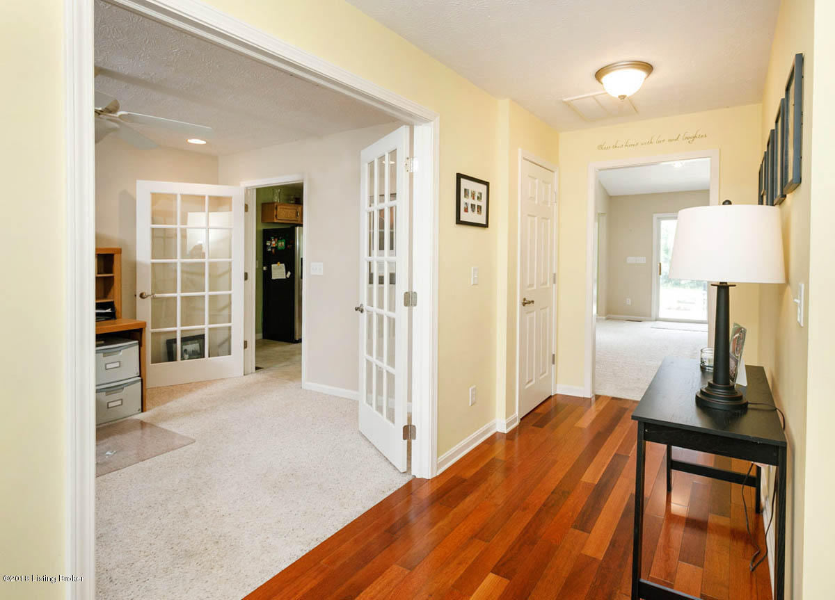 535 Ridgeview Drive Shepherdsville, KY 40165 - Photo 4 of 35 016