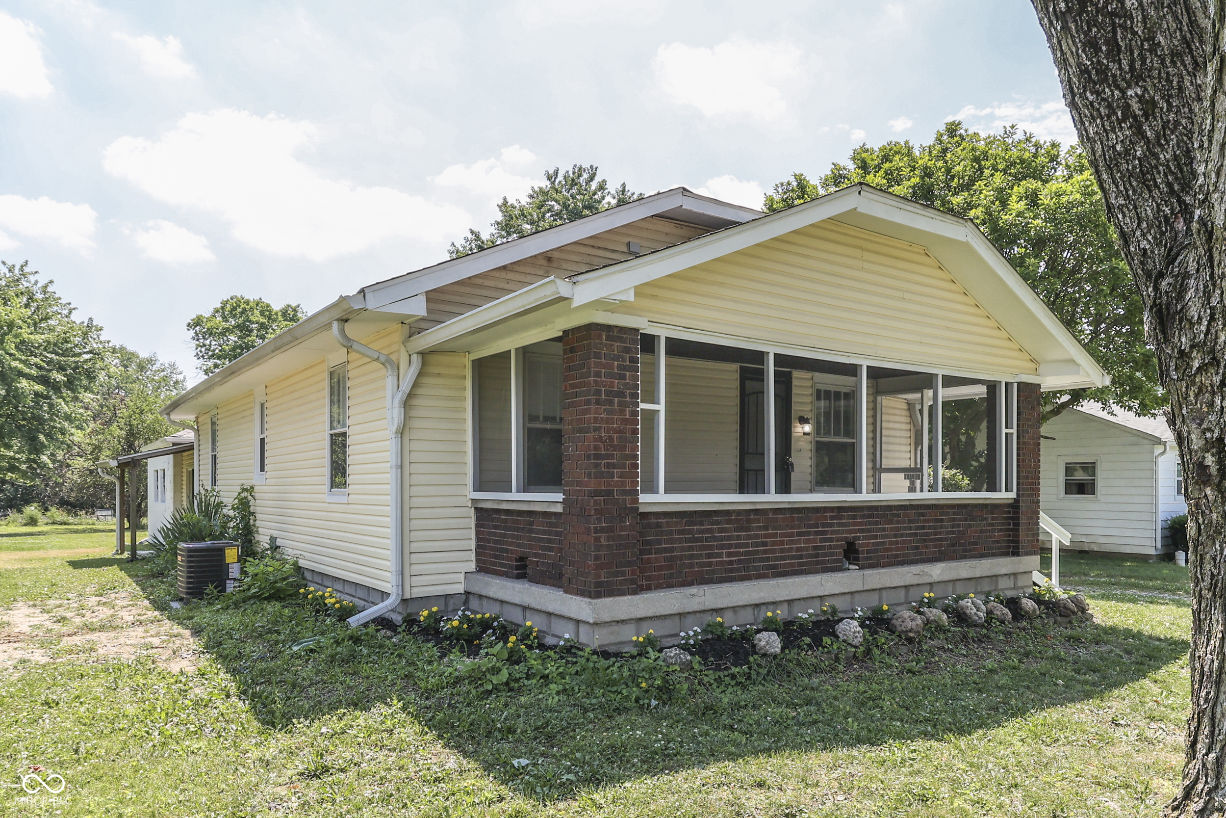 2245 North Ritter Avenue Indianapolis, IN 46218 - Photo 3 of 46 Gallery Image 3