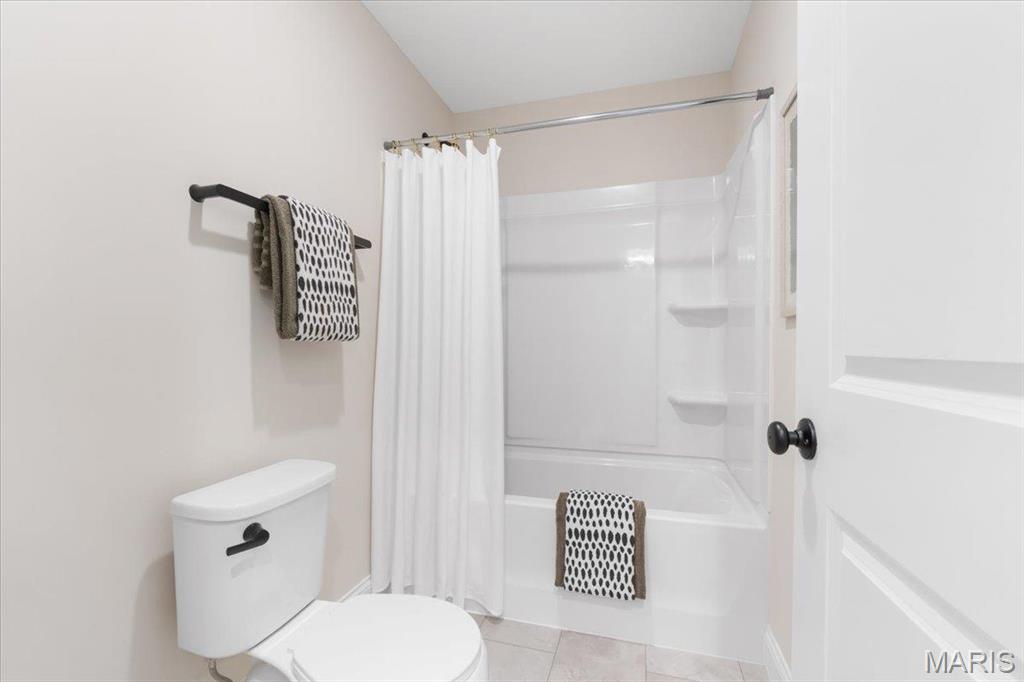 950 Tara Rdg Drive Chesterfield, MO 63005 - Photo 17 of 20