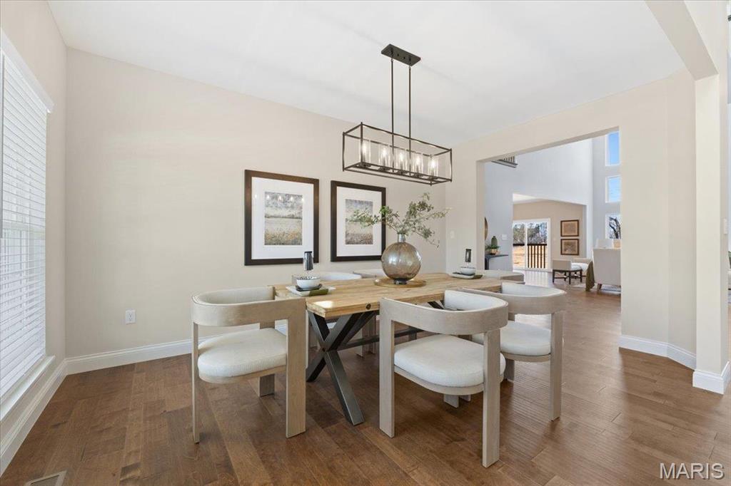 950 Tara Rdg Drive Chesterfield, MO 63005 - Photo 3 of 20