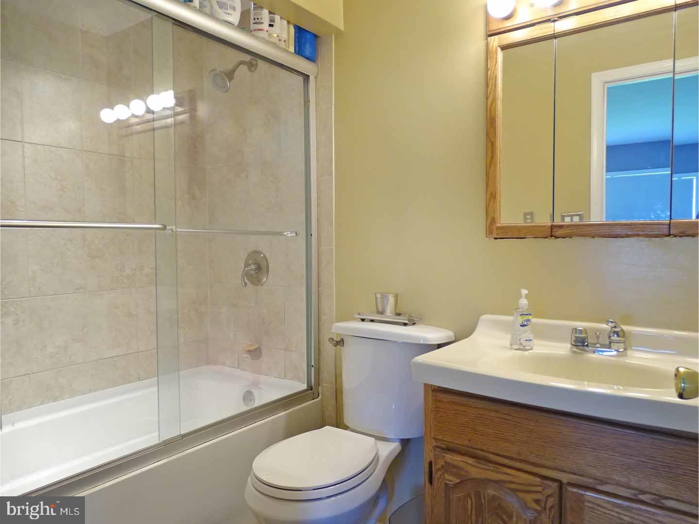 36 Rose Apple Road Levittown, PA 19056 - Photo 17 of 24 Bathroom