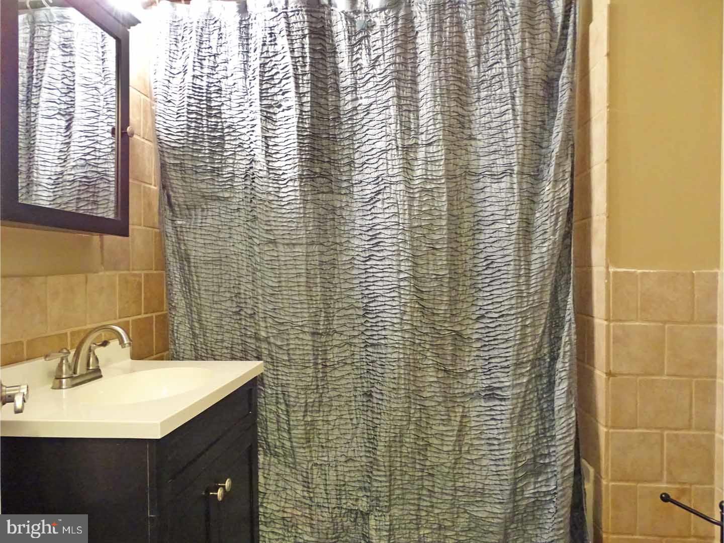36 Rose Apple Road Levittown, PA 19056 - Photo 19 of 24 Bathroom