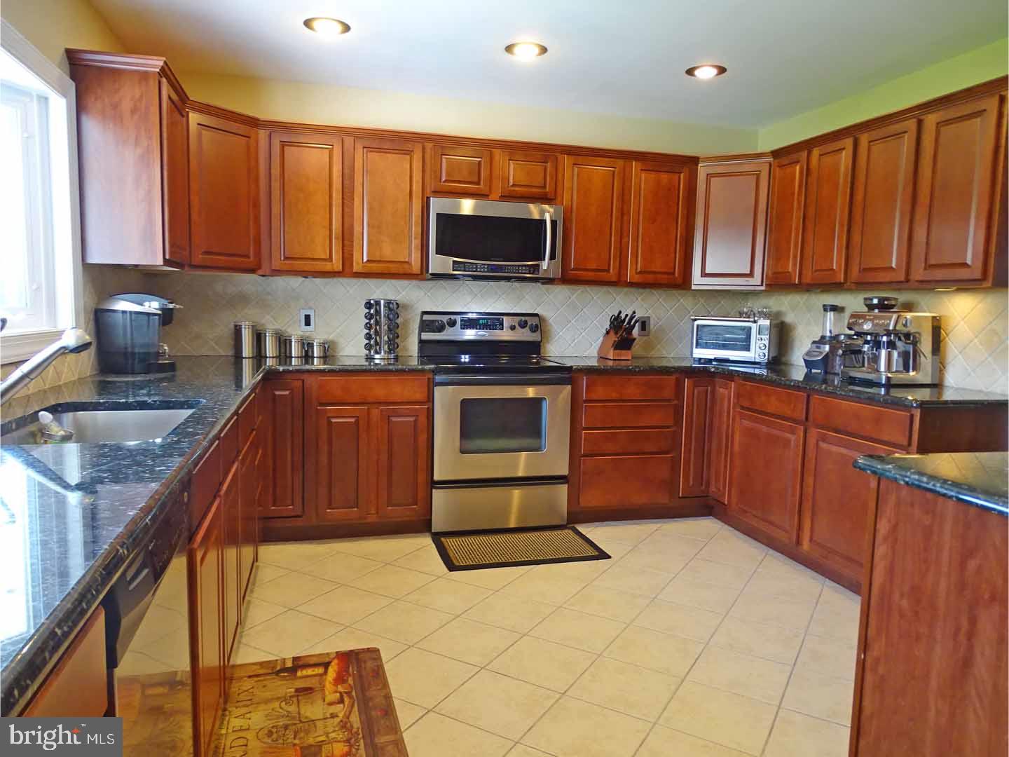 36 Rose Apple Road Levittown, PA 19056 - Photo 7 of 24 Kitchen