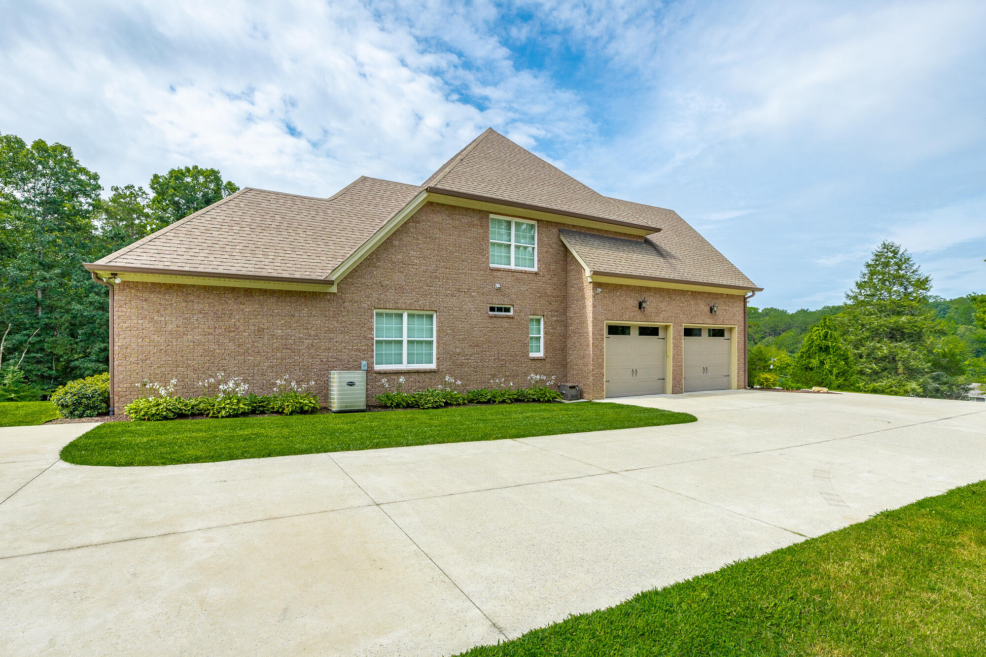 8432 Middle Valley Road Hixson, TN 37343 - Photo 2 of 66 8432 Middle Valley Rd. HD-186