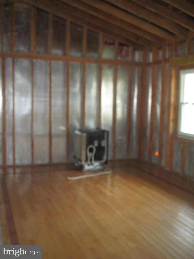 509 Nollmeyer Road Baltimore, MD 21220 - Photo 4 of 11 Living Room