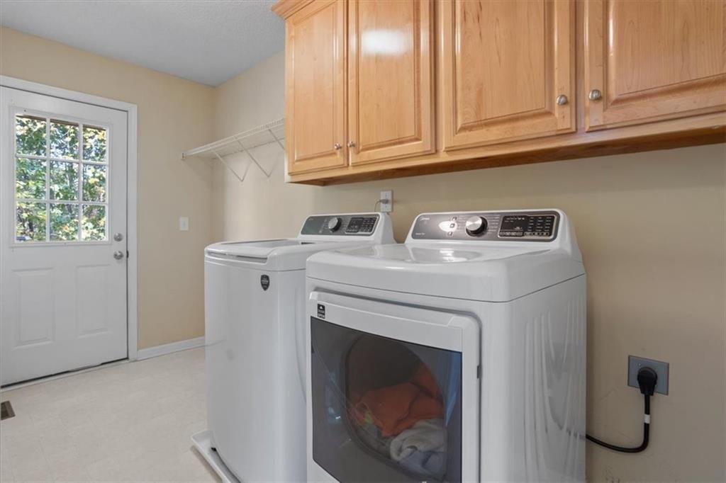 12 Moorings Run Jasper, GA 30143 - Photo 35 of 54 a utility room with dryer and washer