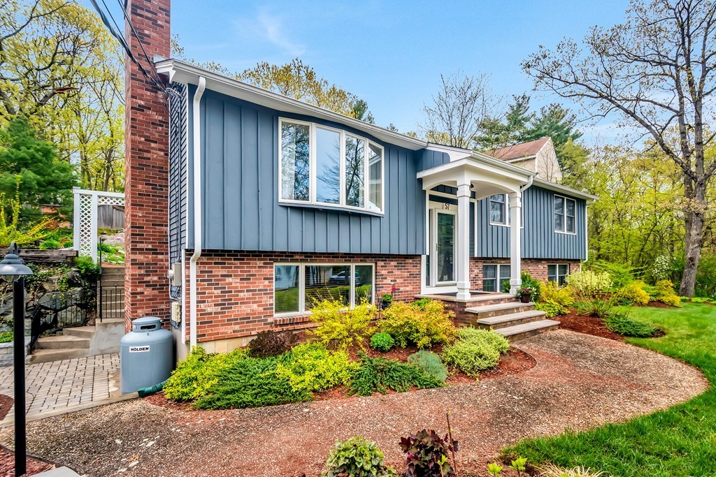 57 Colburn Road Reading, MA 01867 - Photo 2 of 20 Gallery Image 2