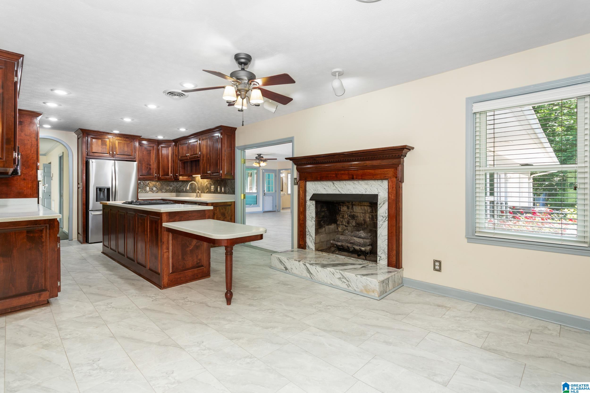 605 Crestview Road Anniston, AL 36207 - Photo 8 of 44