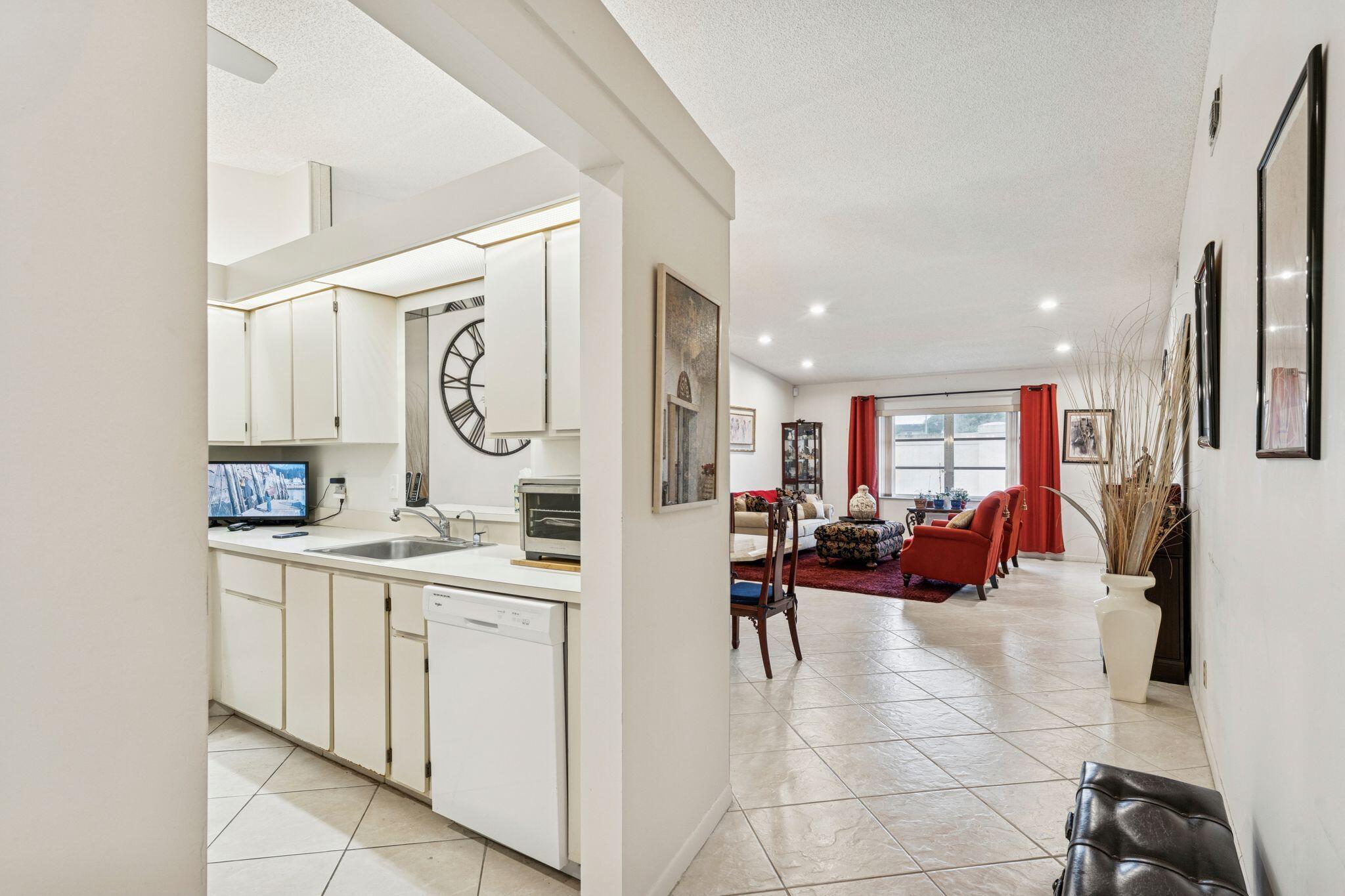 8236 Summerbreeze Lane Boca Raton, FL 33496 - Photo 9 of 23 mls_8236 Summerbreeze Lane 23