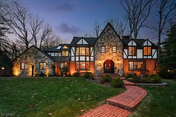$1,925,000 | 545 Johnston Drive, Watchung, NJ 07069