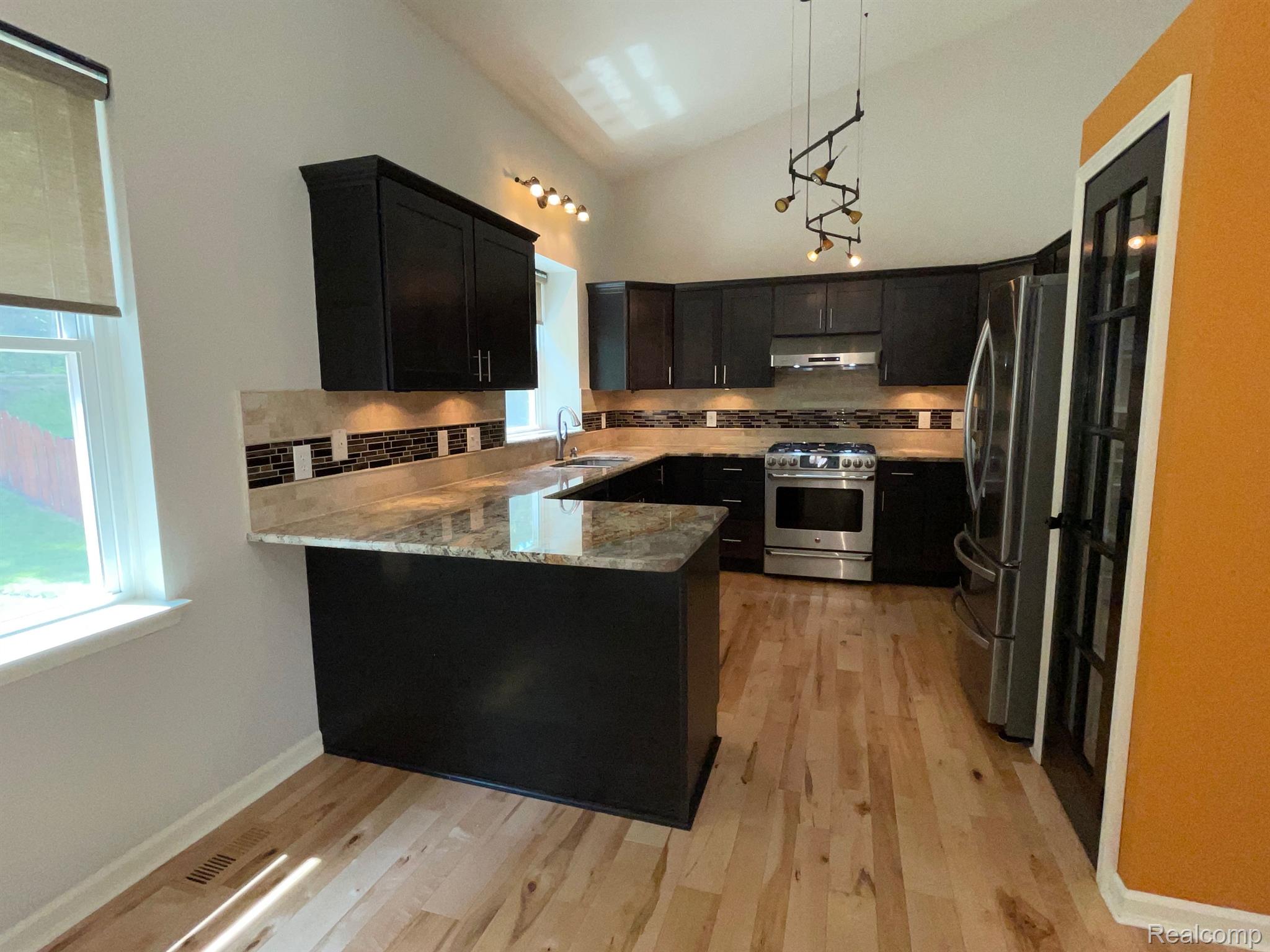 30 Eagle Ridge Road Lake Orion, MI 48360 - Photo 17 of 95 Gallery Image 17