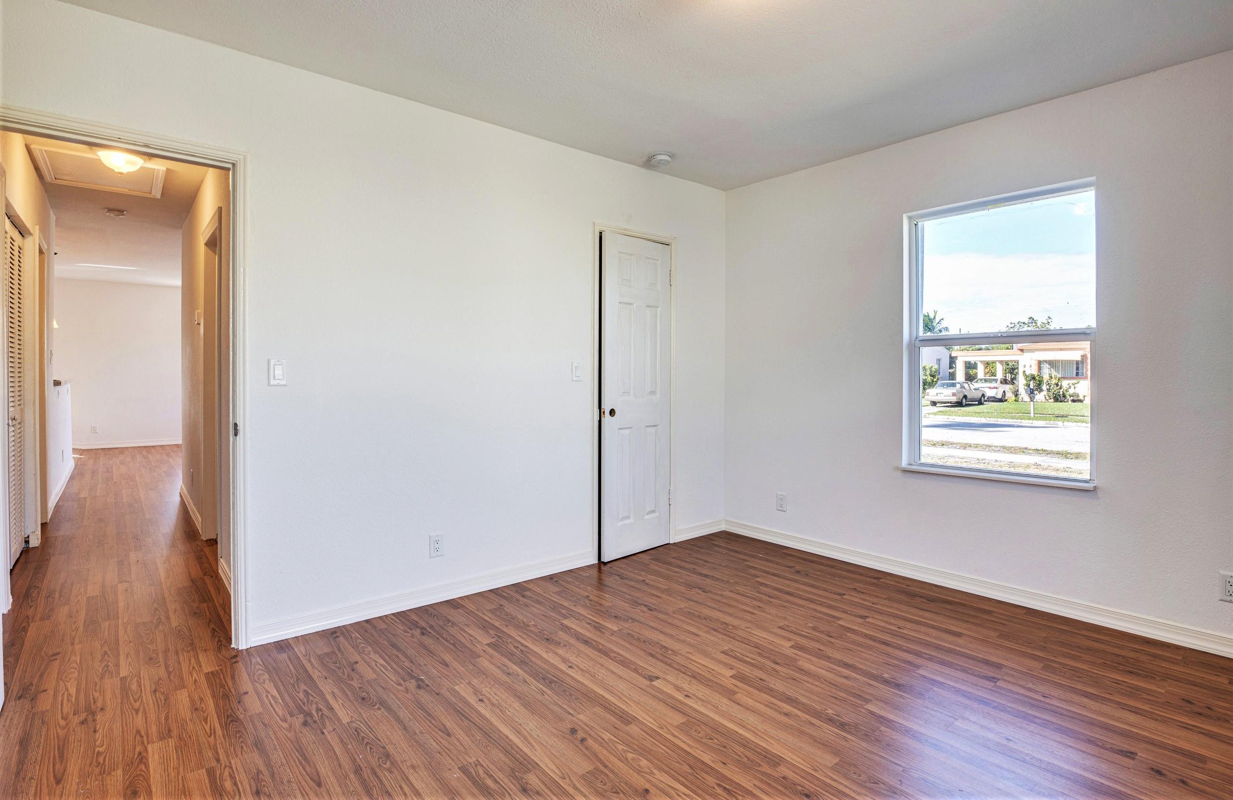 341 West 27th Street Riviera Beach, FL 33404 - Photo 13 of 38 341 W 27th St (13)