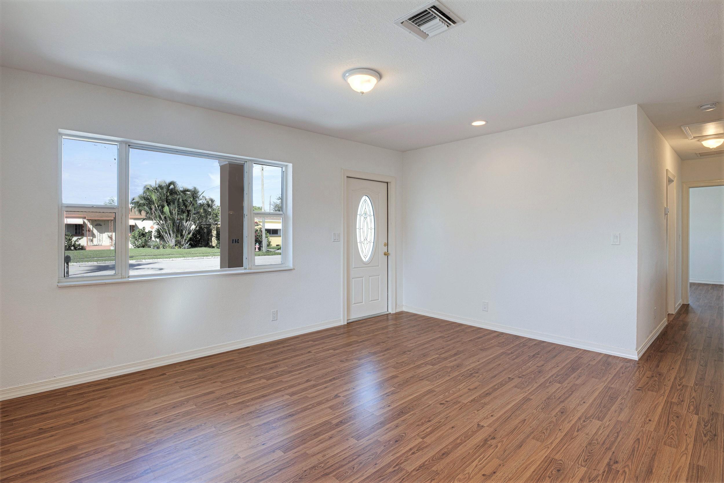 341 West 27th Street Riviera Beach, FL 33404 - Photo 17 of 38 341 W 27th St (2)
