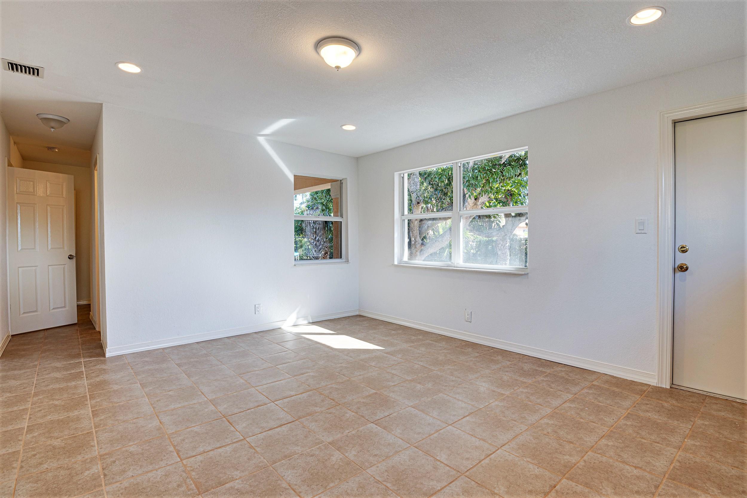 341 West 27th Street Riviera Beach, FL 33404 - Photo 21 of 38 341 W 27th St (21)