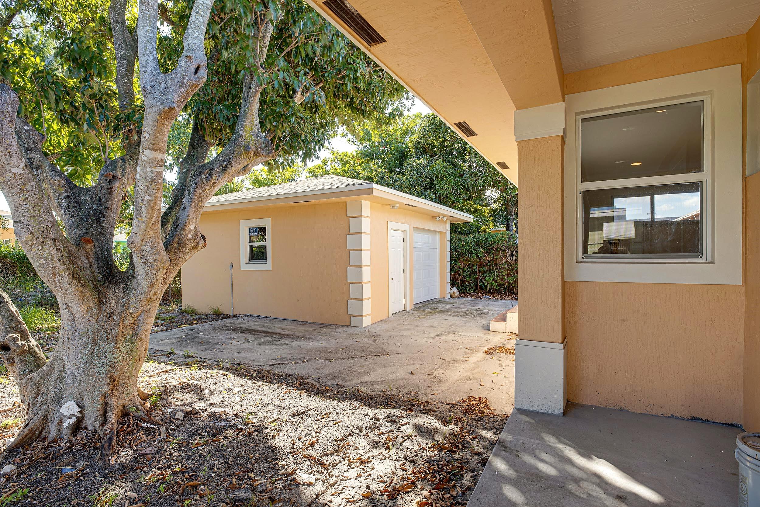 341 West 27th Street Riviera Beach, FL 33404 - Photo 28 of 38 341 W 27th St (28)
