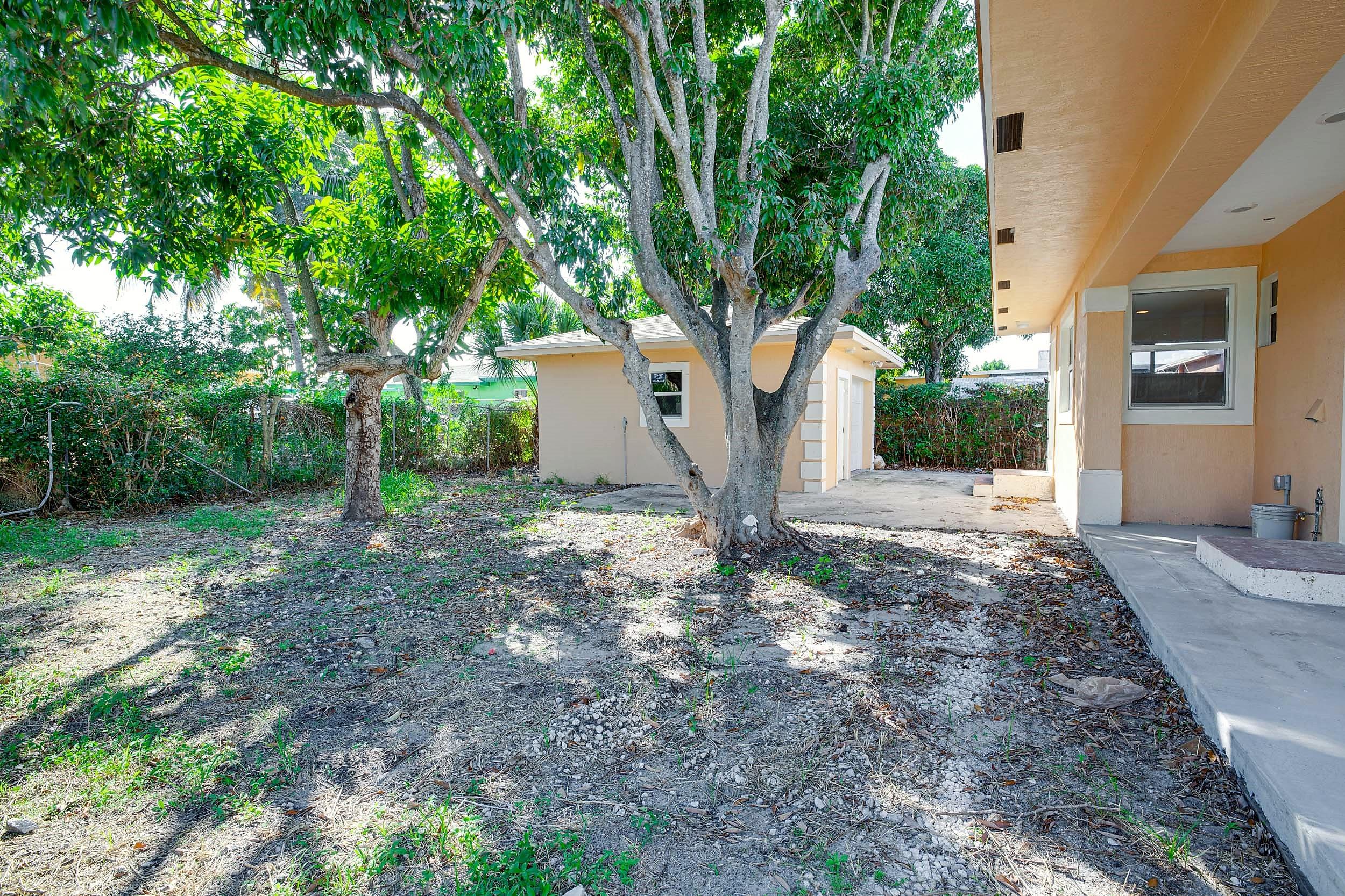 341 West 27th Street Riviera Beach, FL 33404 - Photo 33 of 38 341 W 27th St (33)