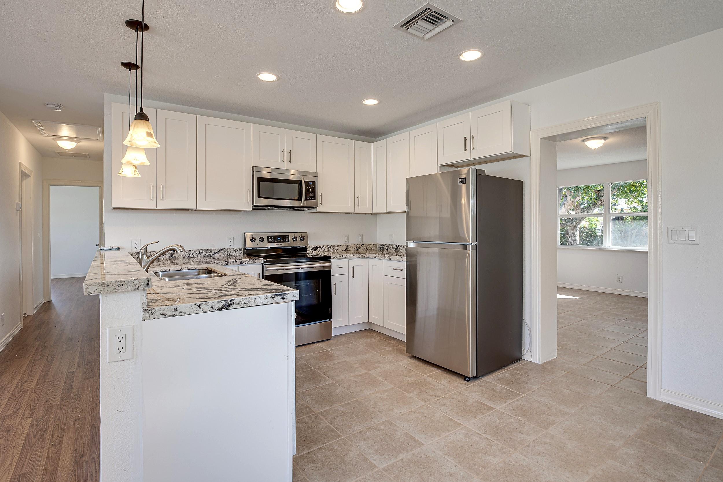 341 West 27th Street Riviera Beach, FL 33404 - Photo 5 of 38 341 W 27th St (5)