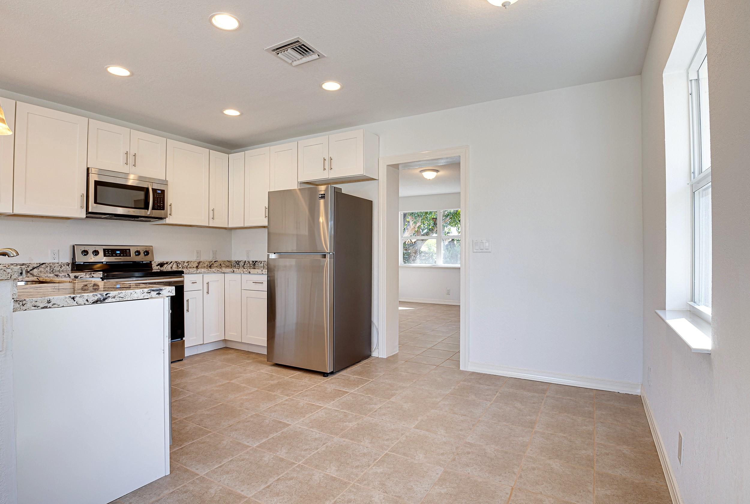 341 West 27th Street Riviera Beach, FL 33404 - Photo 10 of 38 341 W 27th St (10)