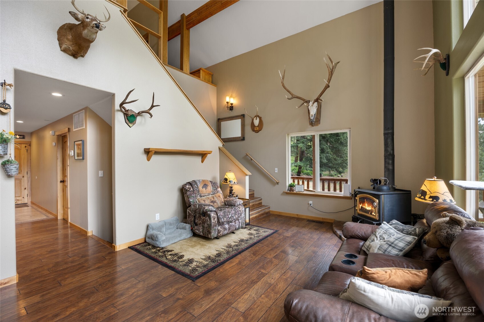 11125 Entiat River Road Entiat, WA 98822 - Photo 20 of 40 a living room with furniture and a window