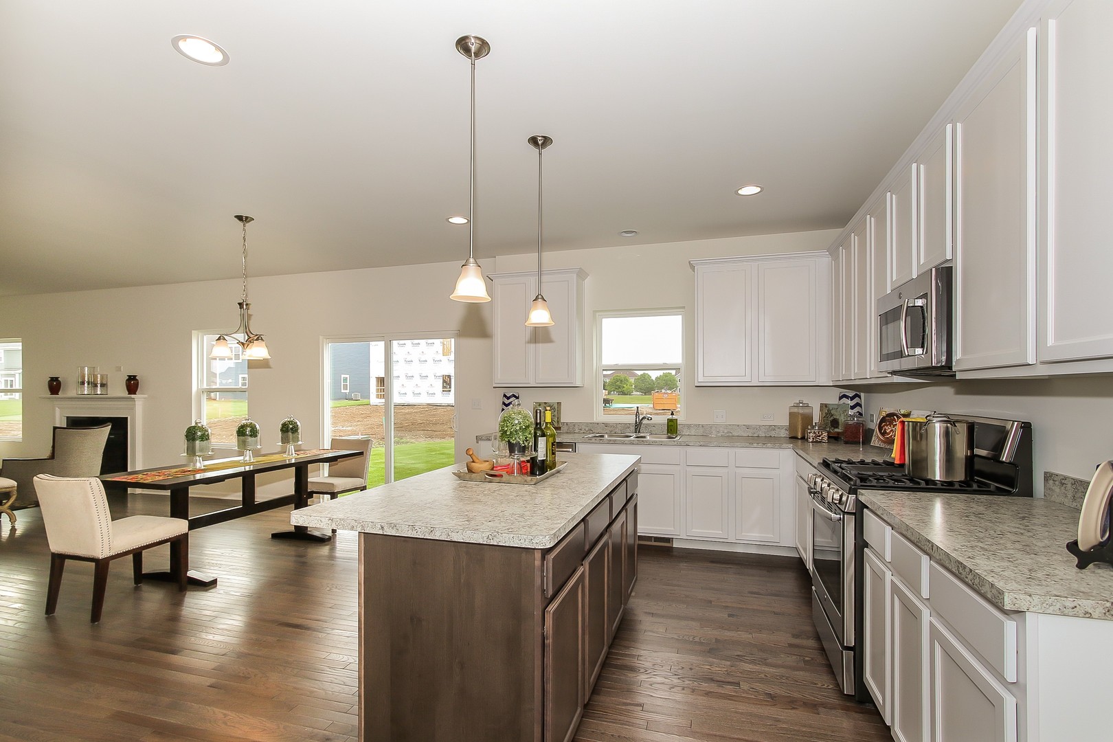 440 Radcliff Lane South Elgin, IL 60177 - Photo 13 of 31 a kitchen with lots of counter top space