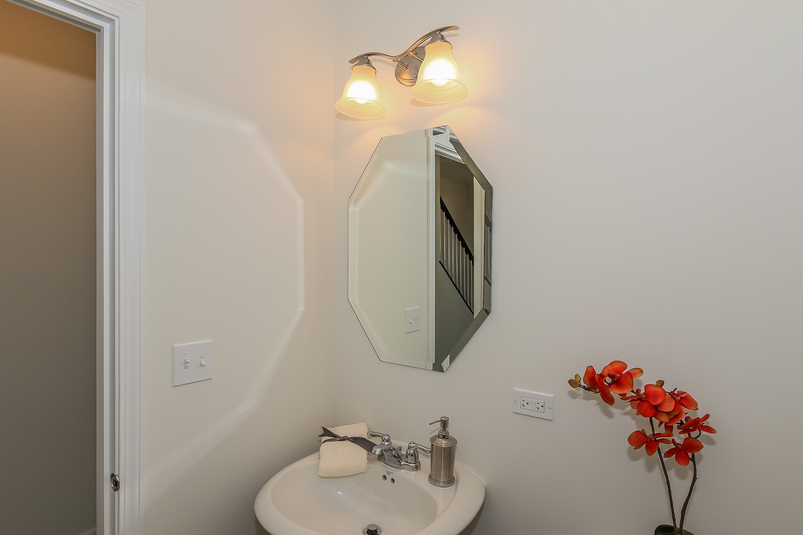 440 Radcliff Lane South Elgin, IL 60177 - Photo 17 of 31 a bathroom with a sink and a mirror