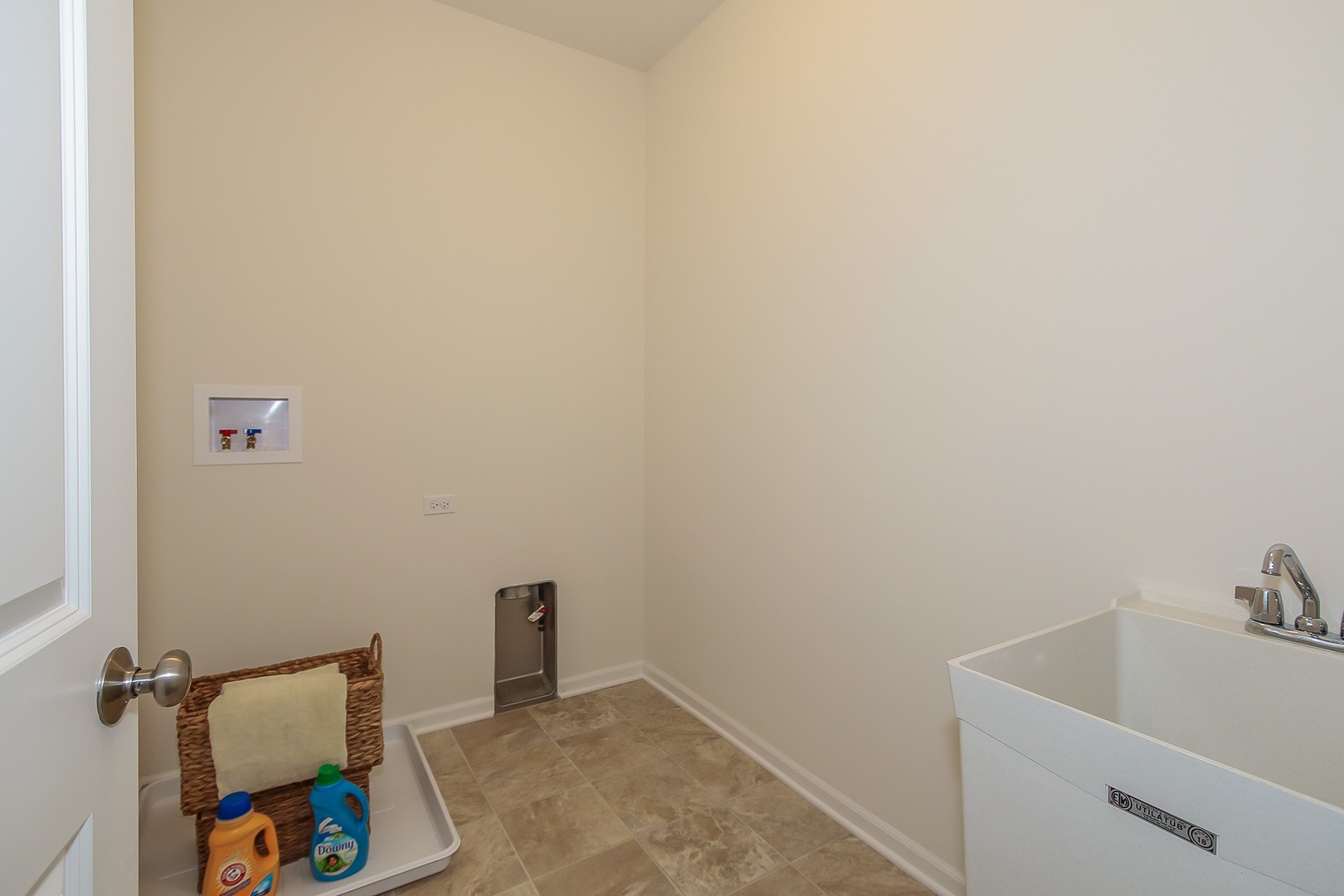440 Radcliff Lane South Elgin, IL 60177 - Photo 21 of 31 a bathroom with a sink and vanity