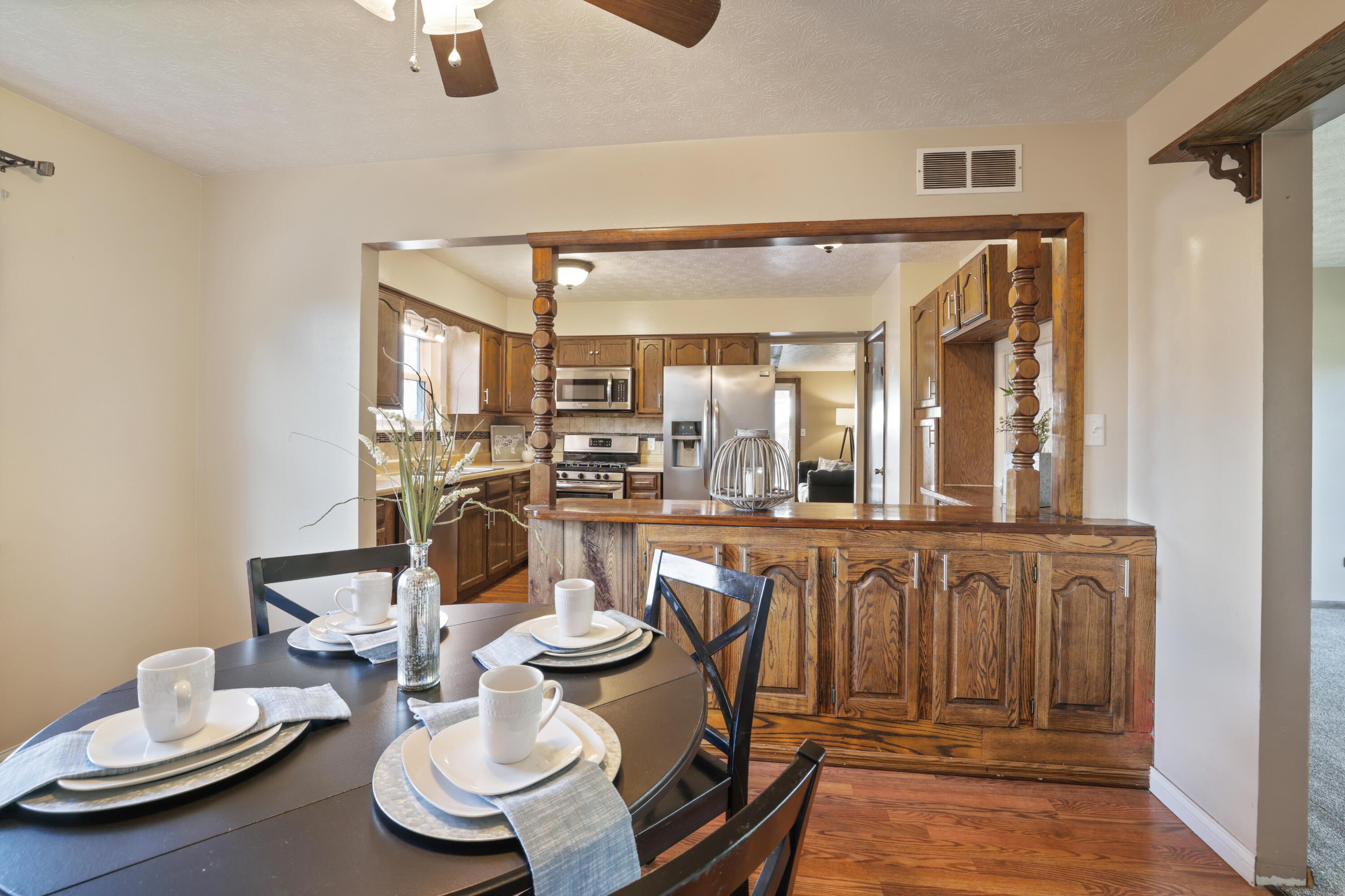 1725 Demorest Road Columbus, OH 43228 - Photo 26 of 75 Dining Room