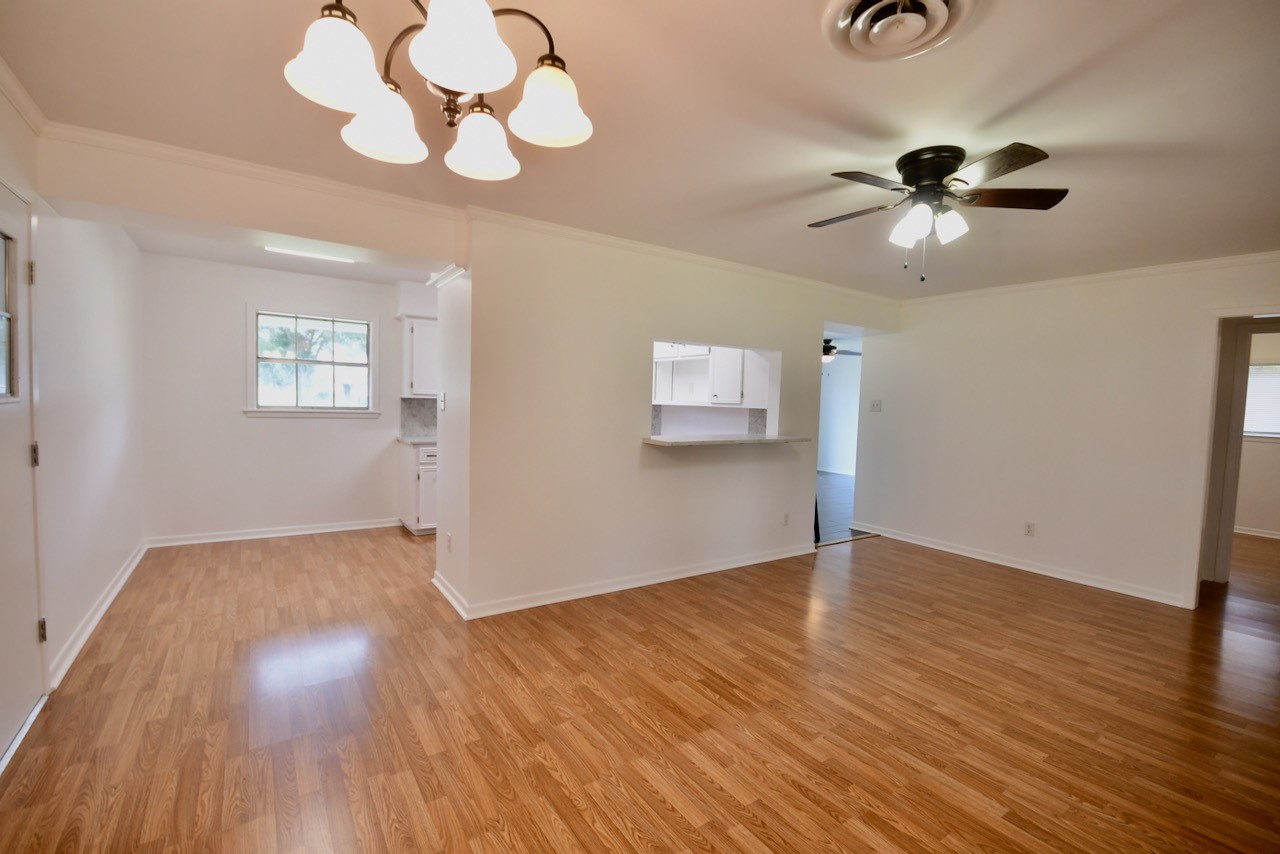 826 Walger Avenue Rosenberg, TX 77471 - Photo 8 of 37 Gallery Image 8