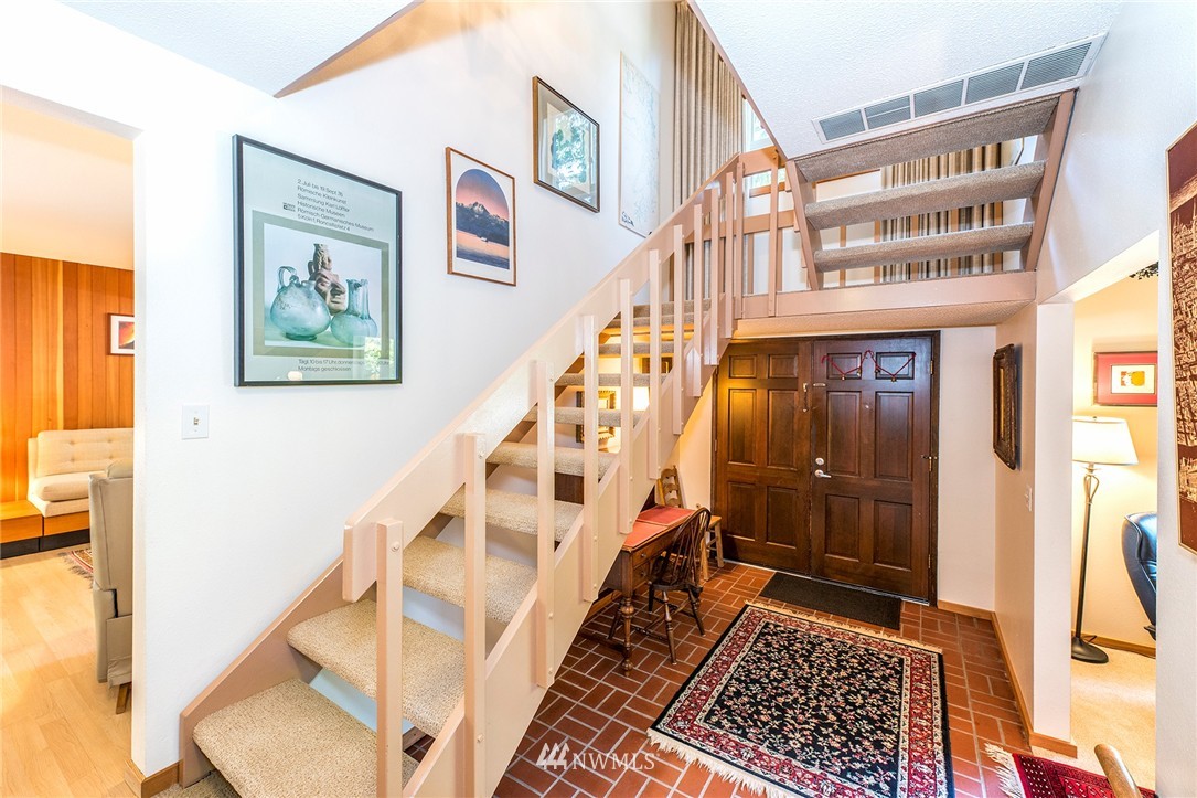 9038 Ridgeview Circle West Tacoma, WA 98466 - Photo 2 of 24 Gallery Image 2