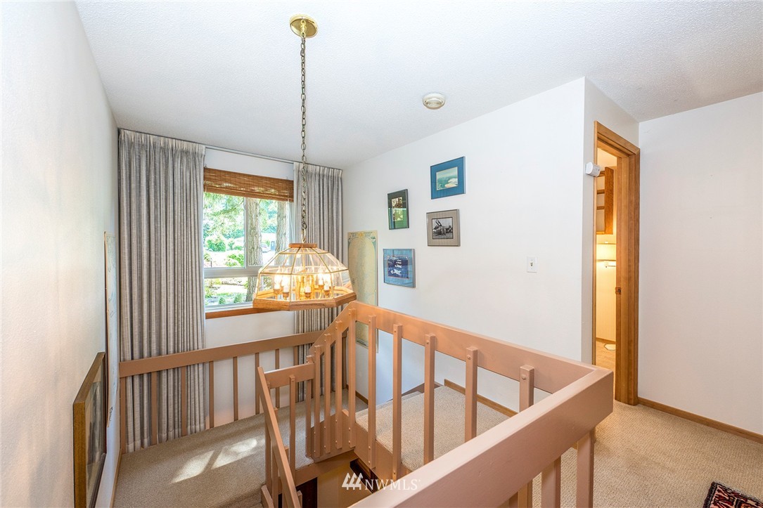 9038 Ridgeview Circle West Tacoma, WA 98466 - Photo 13 of 24 Gallery Image 13
