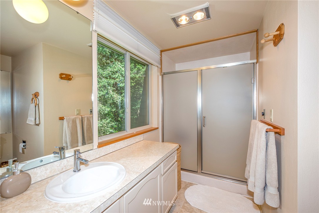 9038 Ridgeview Circle West Tacoma, WA 98466 - Photo 15 of 24 Gallery Image 15