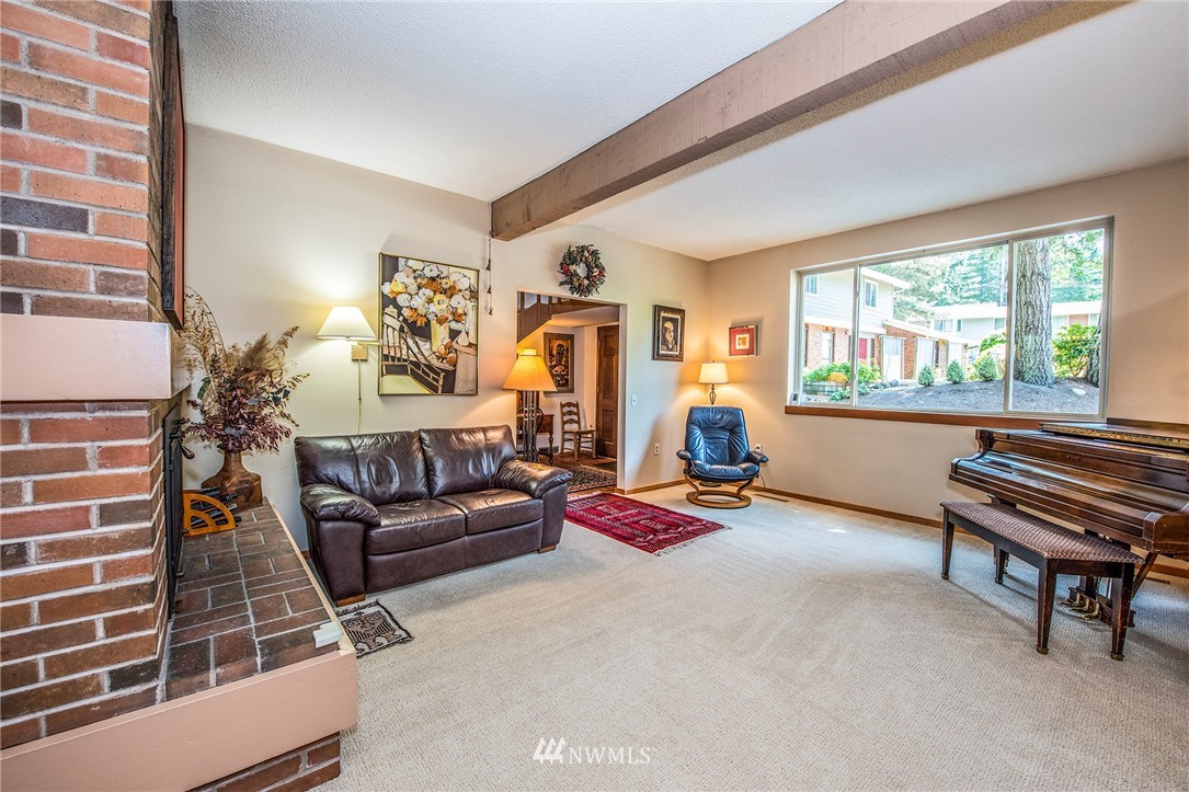 9038 Ridgeview Circle West Tacoma, WA 98466 - Photo 3 of 24 Gallery Image 3