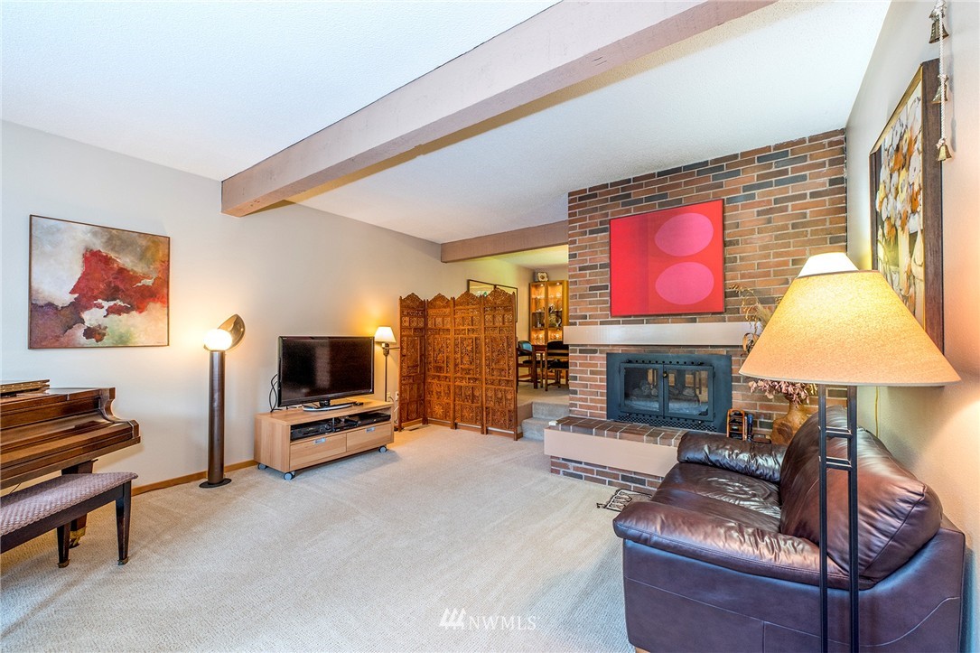 9038 Ridgeview Circle West Tacoma, WA 98466 - Photo 4 of 24 Gallery Image 4