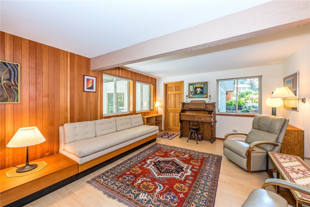 9038 Ridgeview Circle West Tacoma, WA 98466 - Photo 9 of 24 Gallery Image 9