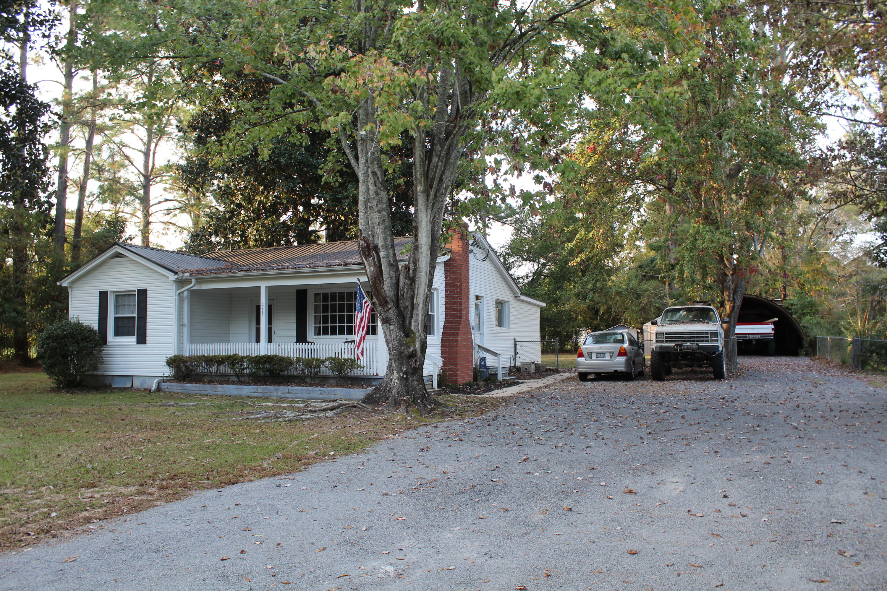 323 School Street Ridgeville, SC 29472 - Photo 4 of 20 IMG_1088