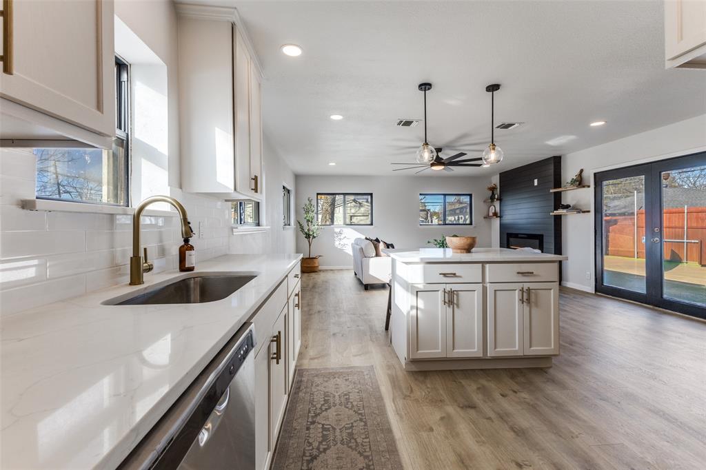 3719 Dutton Drive Dallas, TX 75211 - Photo 10 of 24 a kitchen with lots of counter top space
