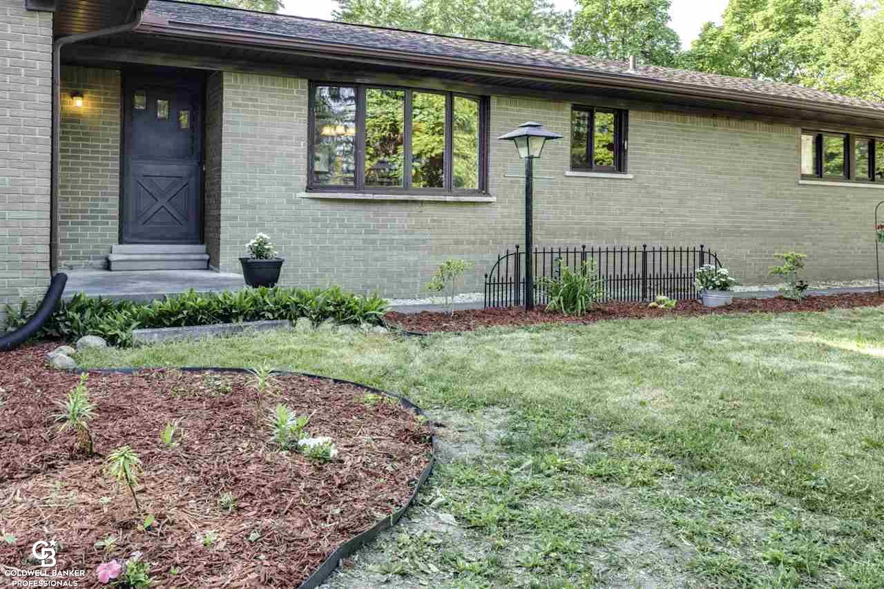 102 Wales Ridge Road Goodells, MI 48027 - Photo 4 of 39 50016943-3.JPG