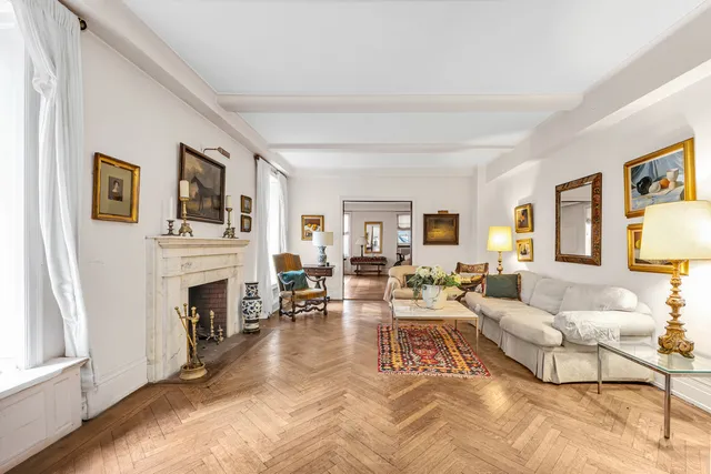 $1,395,000 | 45 East 62nd Street, Unit 2B | Lenox Hill