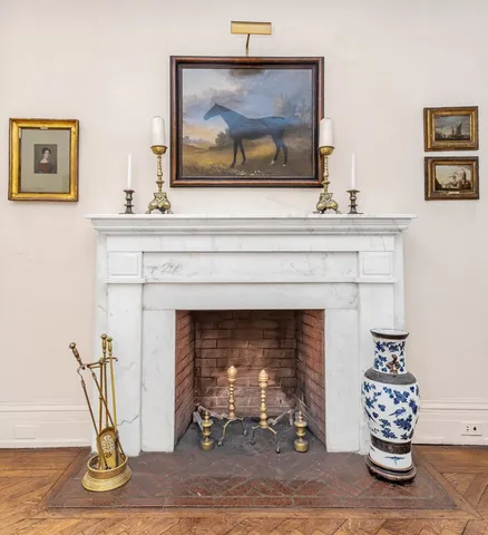 $1,395,000 | 45 East 62nd Street, Unit 2B | Lenox Hill