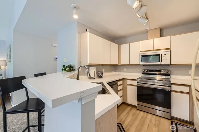 $339,900 | 9210 Market Place, Unit F202, Lake Stevens, WA 98258