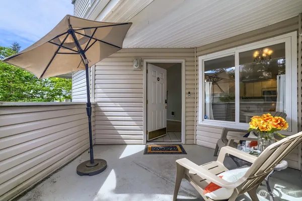 $335,000 | 9210 Market Place, Unit F202, Lake Stevens, WA 98258