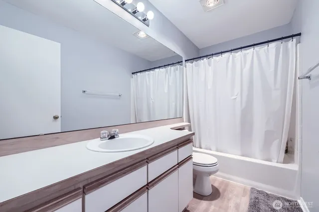 $339,900 | 9210 Market Place, Unit F202, Lake Stevens, WA 98258